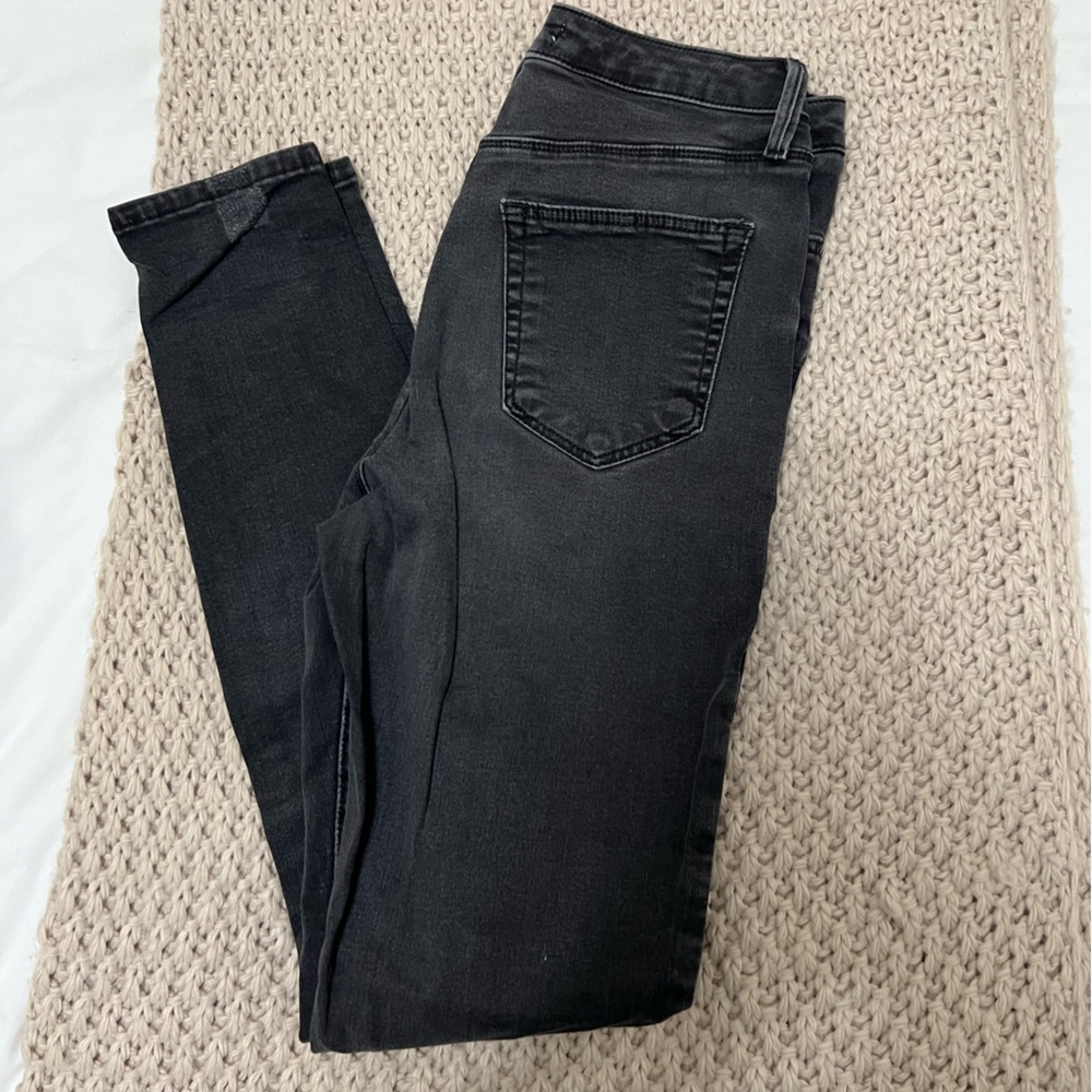 Black skinny jeans